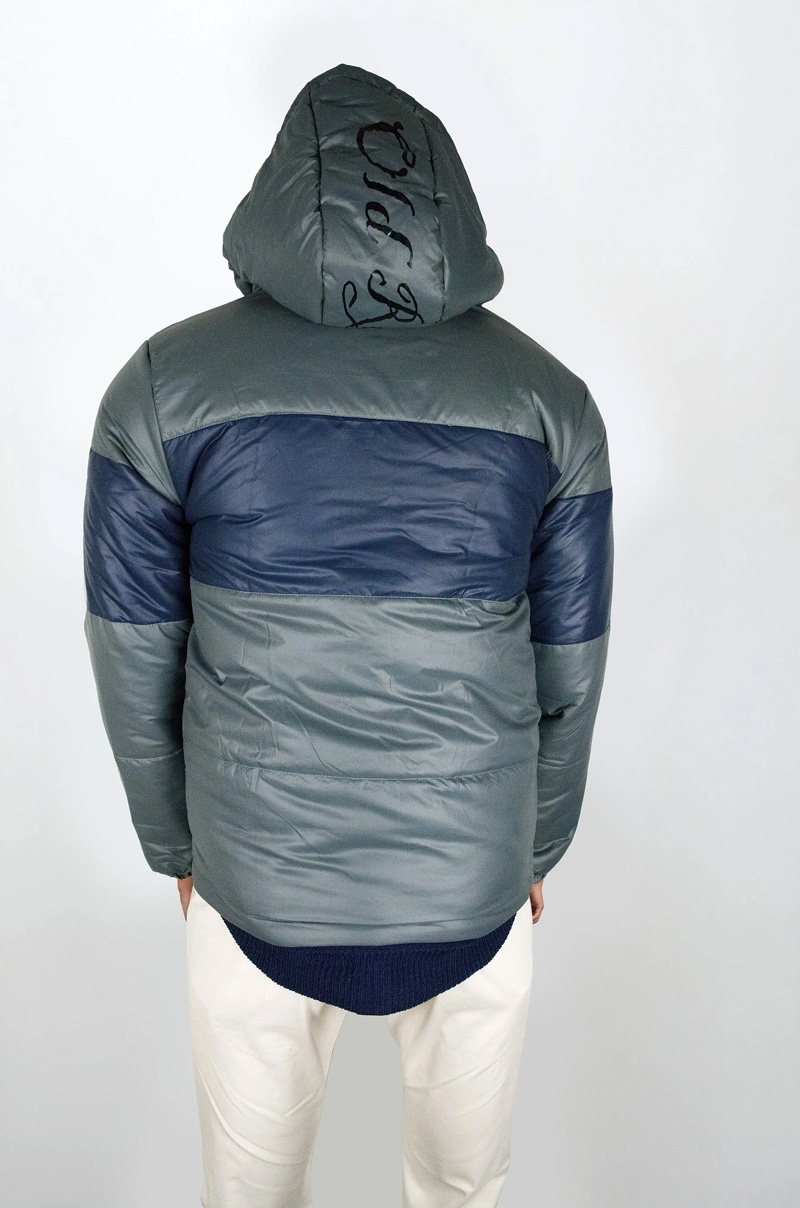 chaqueta con capucha acolchada diseño franja horizontal - vista atrás