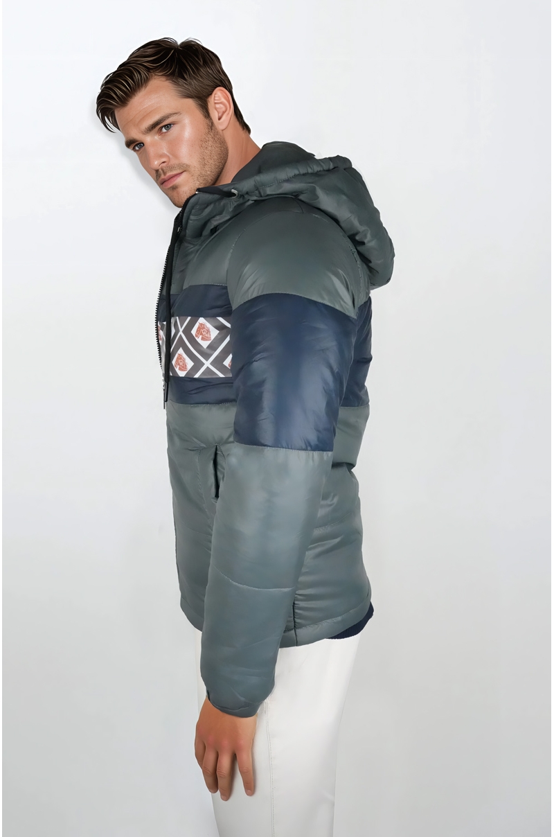 chaqueta con capucha acolchada diseño franja horizontal - vista lateral