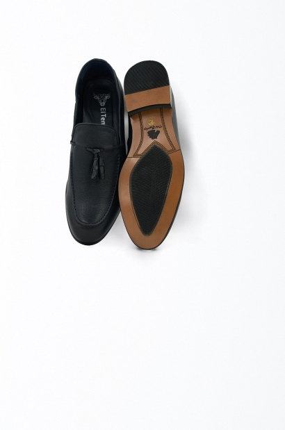 Mocasines de Piel Natural Borla Azul Old Rowley - vista frontal y suela