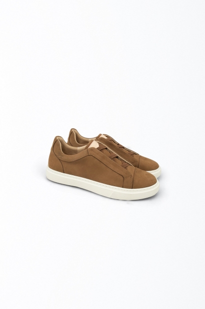 Zapatillas TrendyStride marrón Old Rowley - vista lateral del par