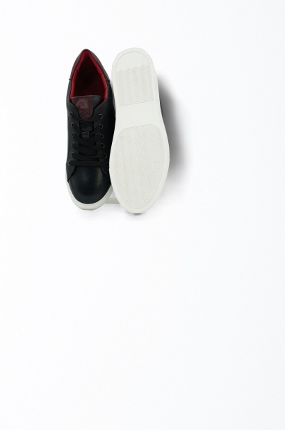 Zapatillas de piel negra interior rojo - vista frontal y suela