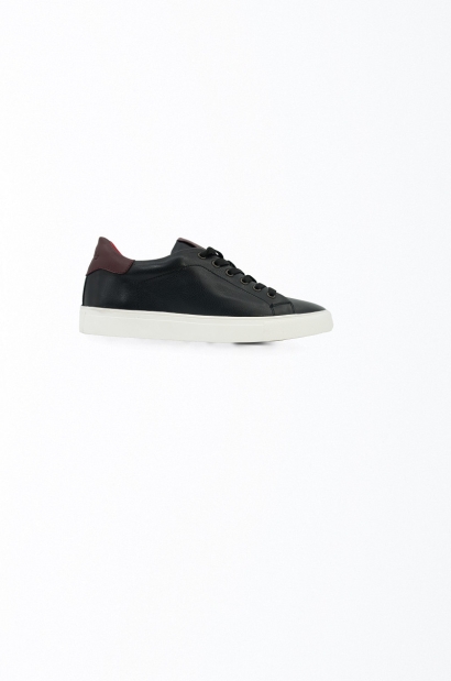 Zapatillas de piel negra interior rojo - vista lateral