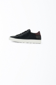 Zapatillas de piel negra interior rojo - vista otro lateral