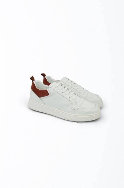 Zapatillas piel blancas con detalle en ante marrón Old Rowley - vista lateral del par