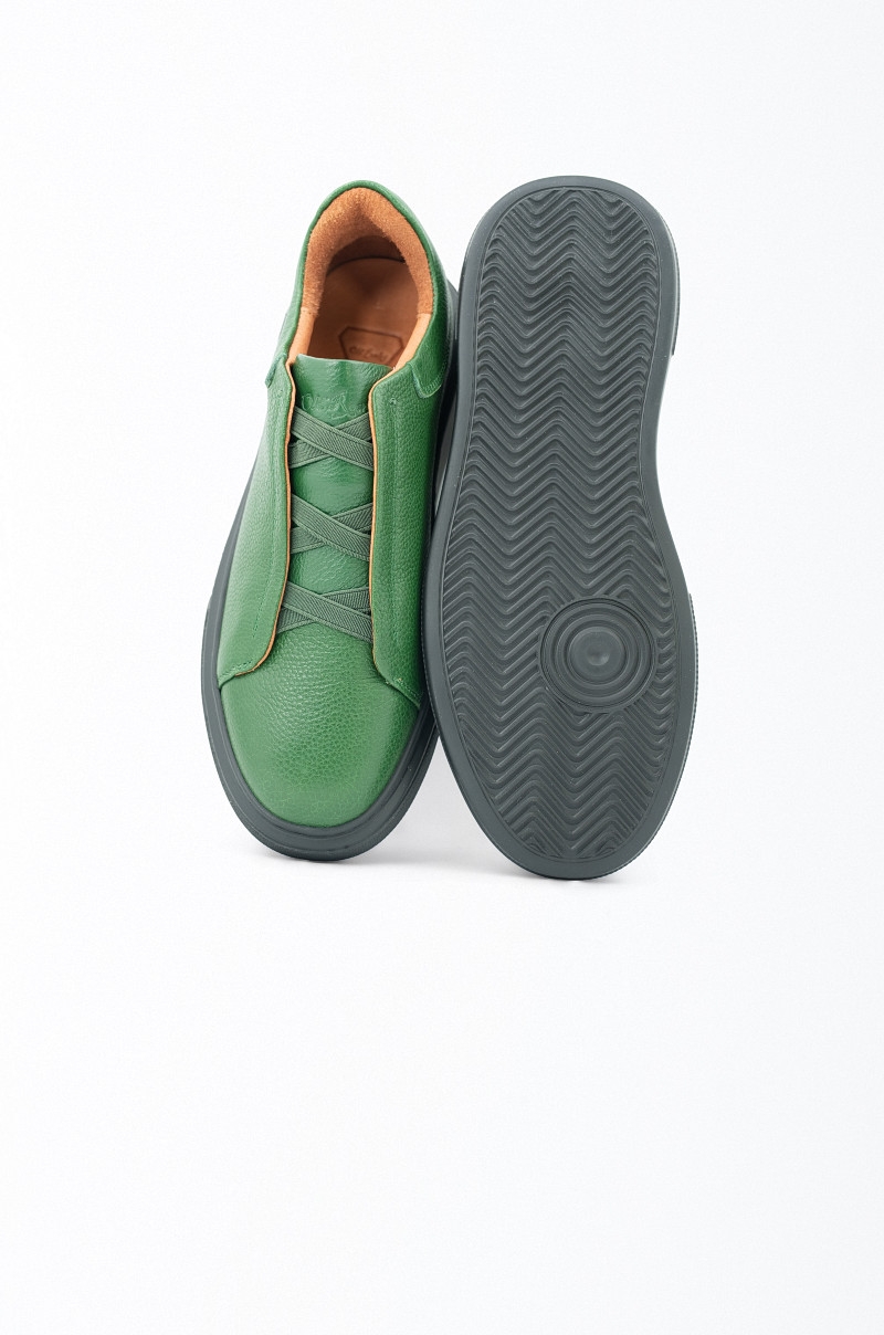 Zapatillas de Piel Natural Verde Old Rowley – Estilo Casual y Elegante - vista frontal y suela