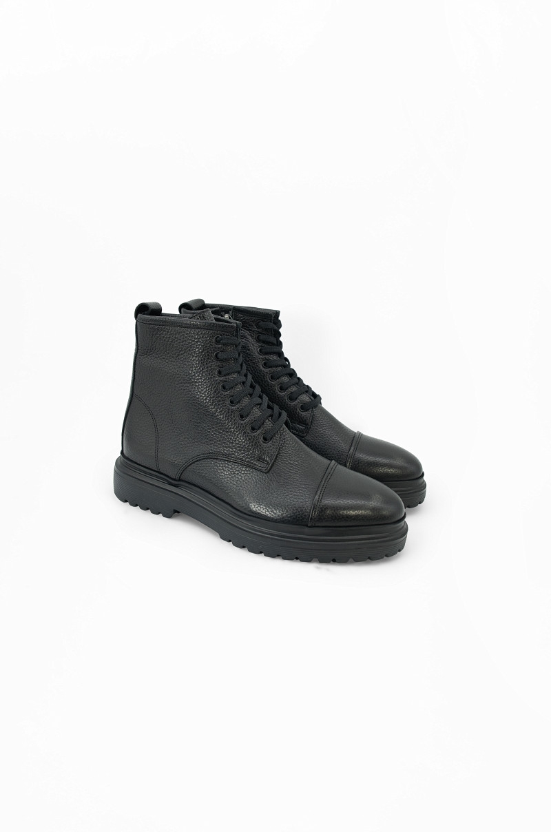 Botas Altas de Cuero Texturizado Negro Old Rowley - vista lateral del par