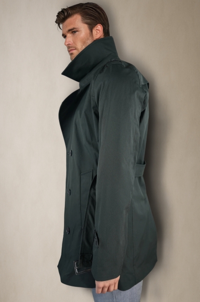 Gabardina Trench clásico de hombre con cinturón y doble botonadura en negro Old Rowley - vista lateral