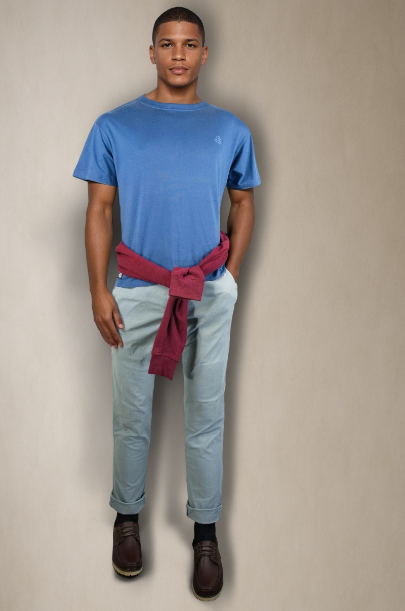 Camiseta básica Azul medio de algodón con logo Old Rowley - vista frontal completo