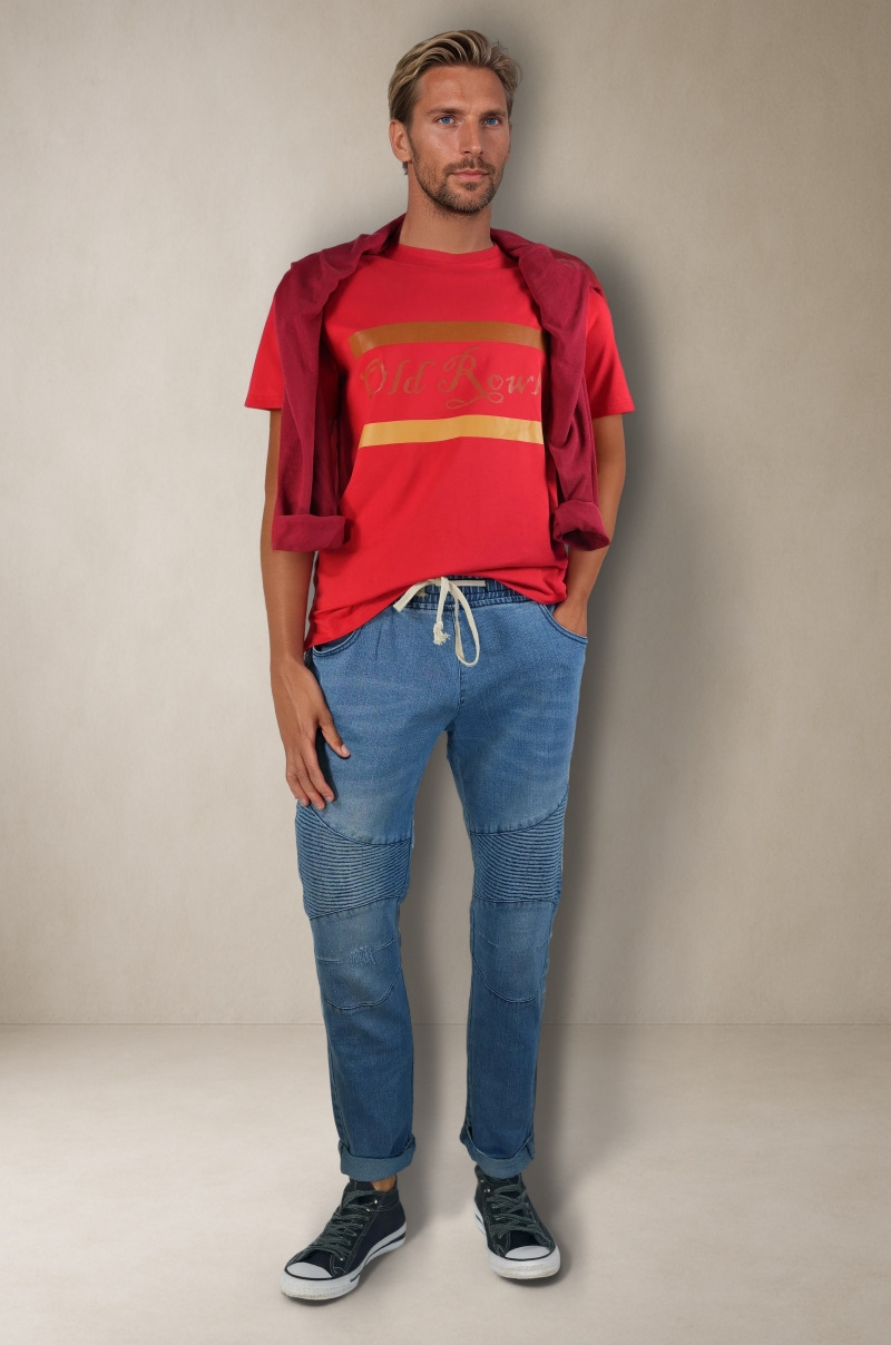 Camiseta roja letras Old Rowley - vista frontal completa