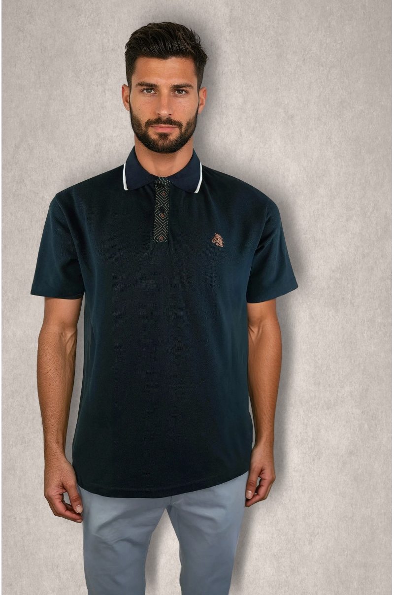 Polo negro con Detalle Distintivo en Tapeta Old Rowley - vista frontal