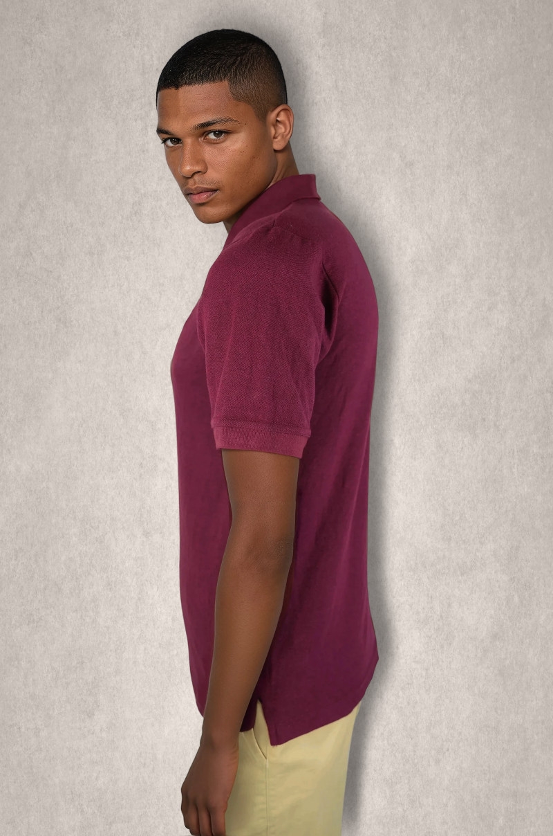 Polo burdeos logo caballo en el pecho Old Rowley - vista lateral