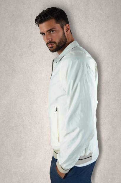 Cazadora Harrington reversible Verde Oliva o Blanca Old Rowley - vista cara blanca lateral