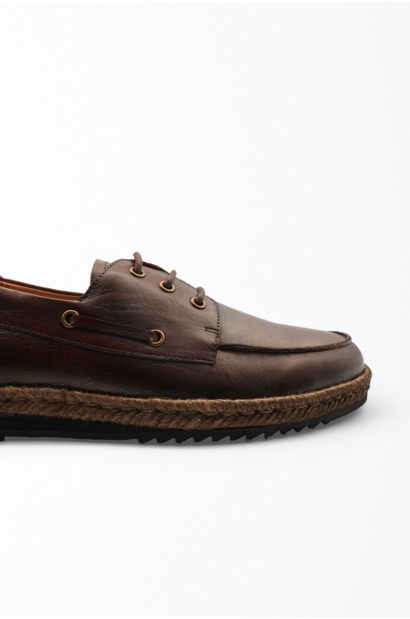 Zapatos Náuticos Marrón de Piel Vacuna y Cuerda de Cáñamo  Old Rowley - vista lateral cerca