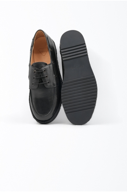 Zapatos de piel vacuna negra con suela de cáñamo y goma - vista parte superior y suela