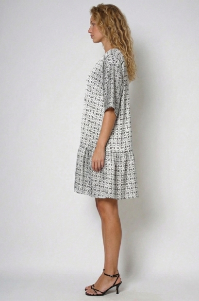 Vestido Suelto Estampado Geométrico Old Rowley - vista frontal