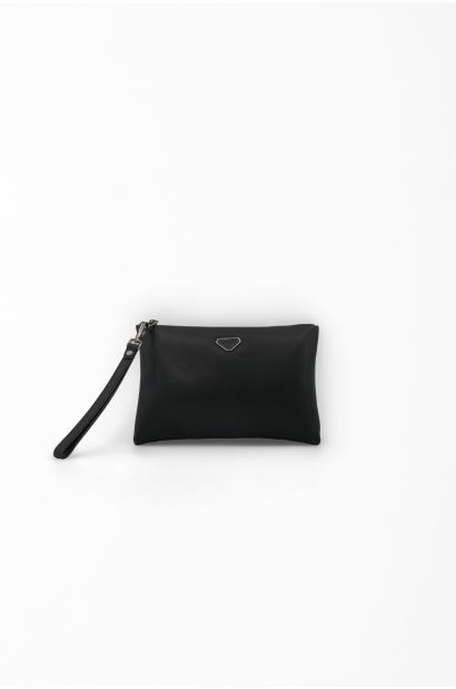 Pouch de piel negra con asa...