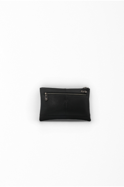 Pouch de piel negra con asa...