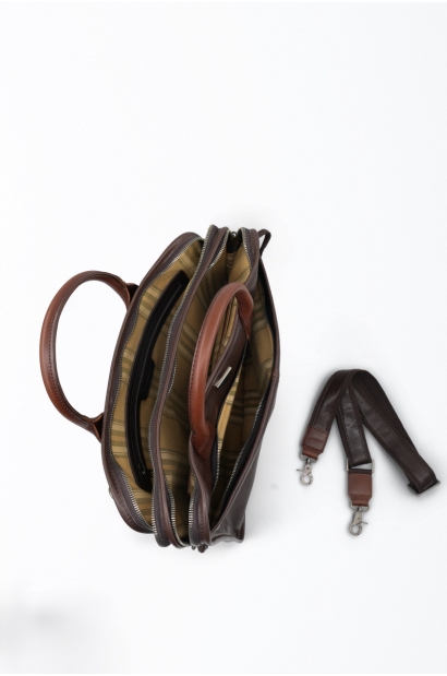 Maletín de piel marrón con bolsillo frontal Old Rowley - vista interior