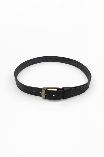 Cinturón de piel negro...