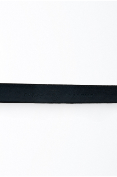 Cinturón de piel azul marino trenzado con hebilla metálica Old Rowley - vista cerca