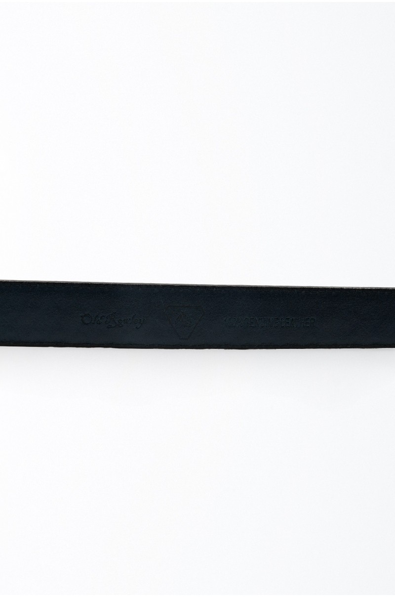 Cinturón de piel azul marino trenzado con hebilla metálica Old Rowley - vista cerca