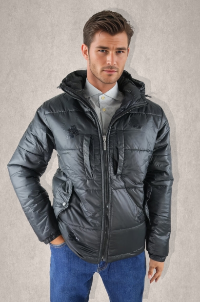 Chaqueta acolchada negra...