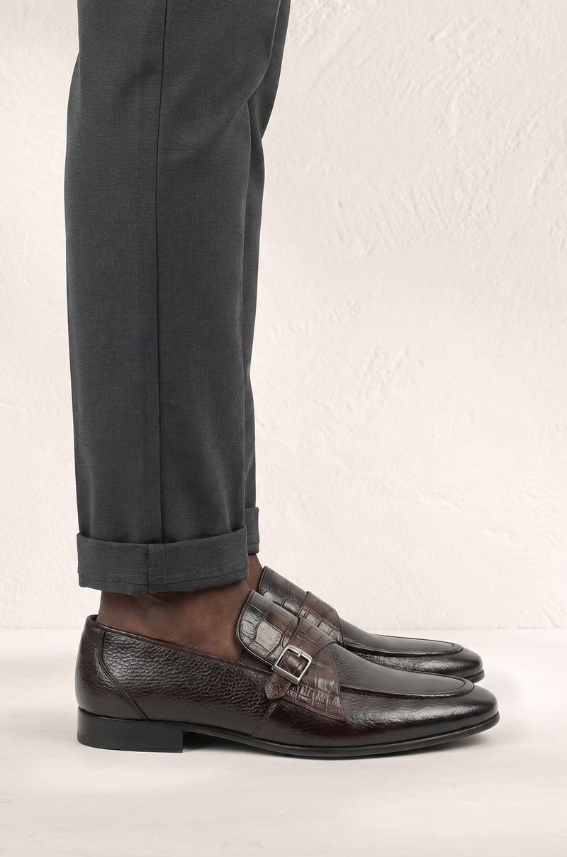 Mocasines de piel graneada con hebilla y detalle efecto cocodrilo Marrón Old Rowley - vista lateral