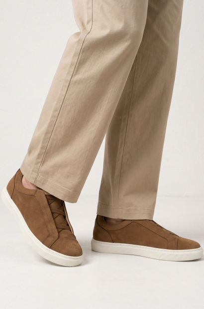 Zapatillas TrendyStride marrón Old Rowley - vista lateral del par