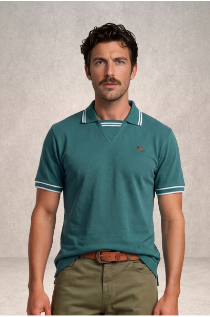 Polo verde con cuello...