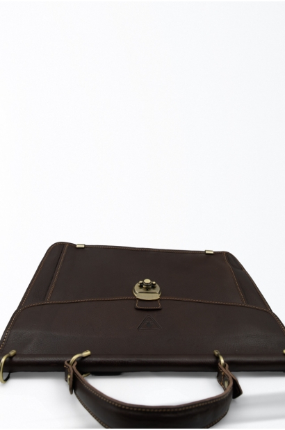 Maletín piel marrón estilo clásico cierre metálico tipo cartera Old Rowley - vista tumbado