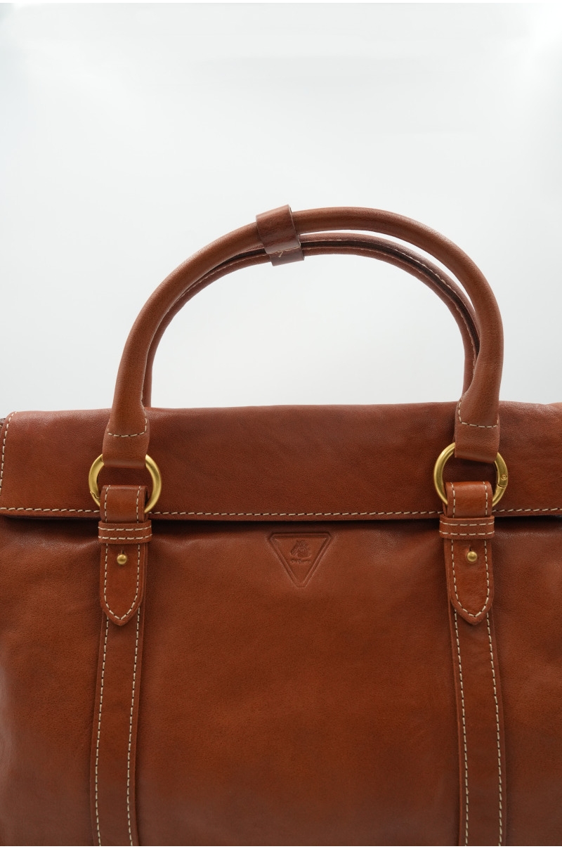 Bolso de Mano de Piel Marrón con Bandolera Old Rowley - vista cerca