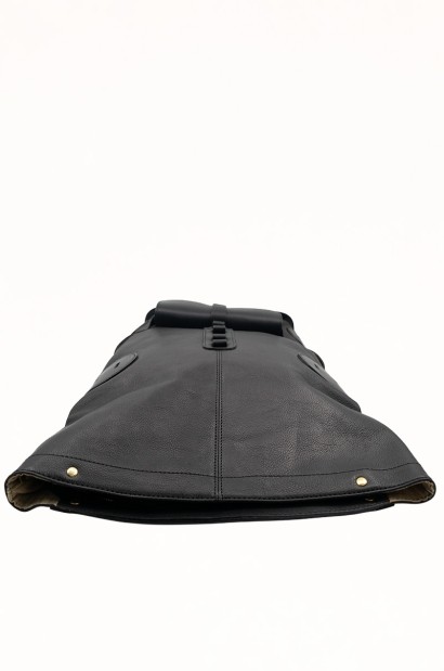 Mochila de Piel Negra Heritage para Hombre Old Rowley - vista en plano