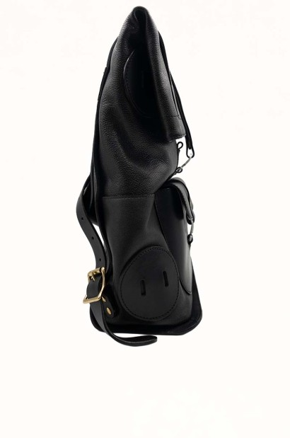 Mochila de Piel Negra Heritage para Hombre Old Rowley - vista lateral