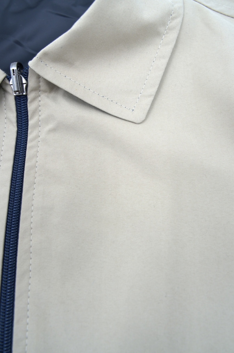 Cazadora Reversible de Algodón y Poliéster Beige y Azul Marino Old Rowley - vista detalle material cerca