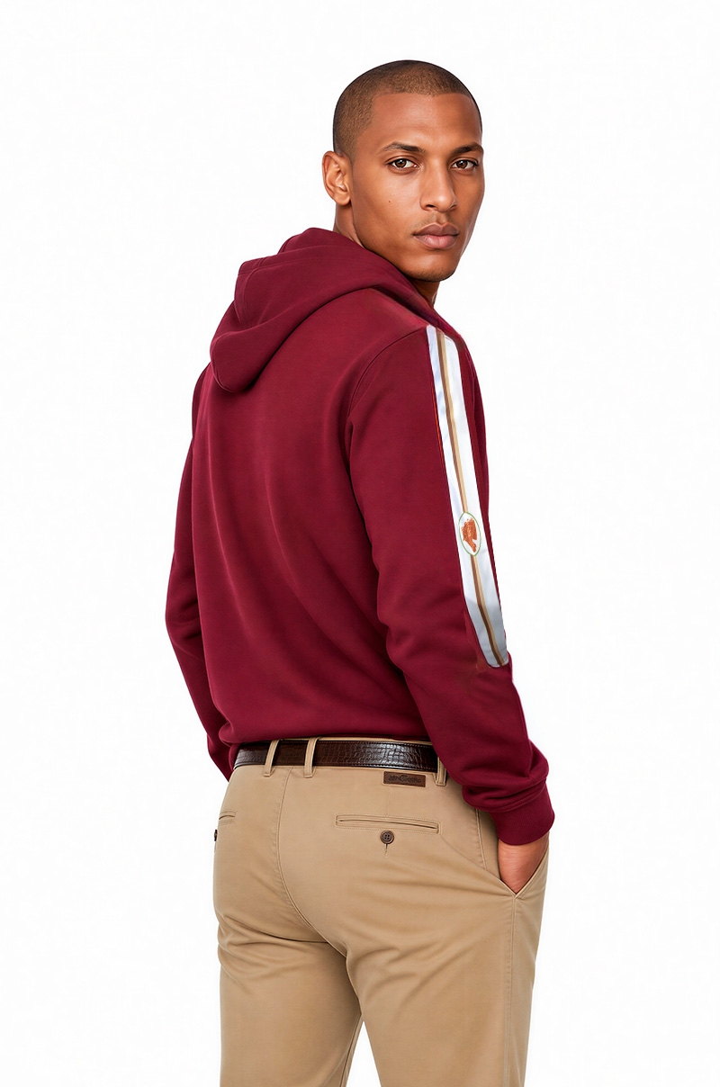 Sudadera roja con capucha y cremallera con bandas en manga Old Rowley - vista trasera modelo
