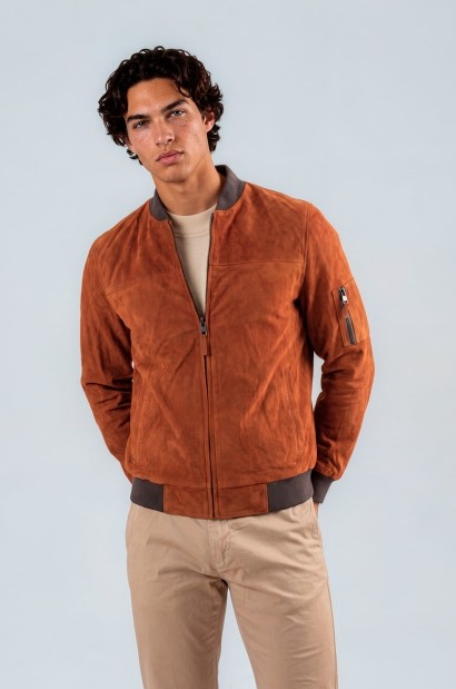 Cazadora bomber de piel de cordero marrón para hombre Old Rowley - vista frontal modelo