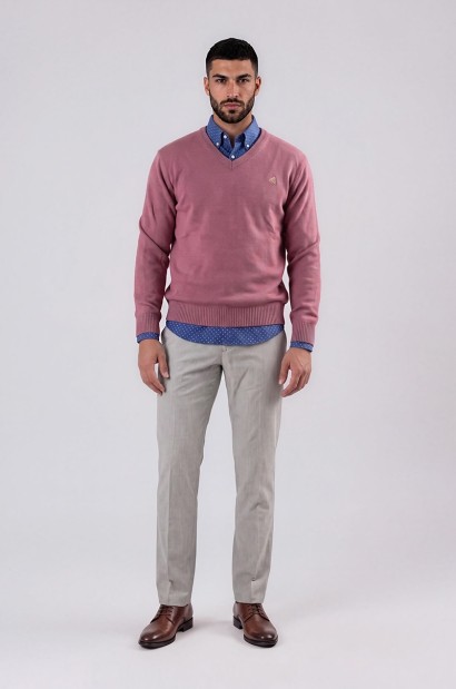 Jersey de punto rosa malva con cuello de pico Old Rowley, vista de cuerpo entero
