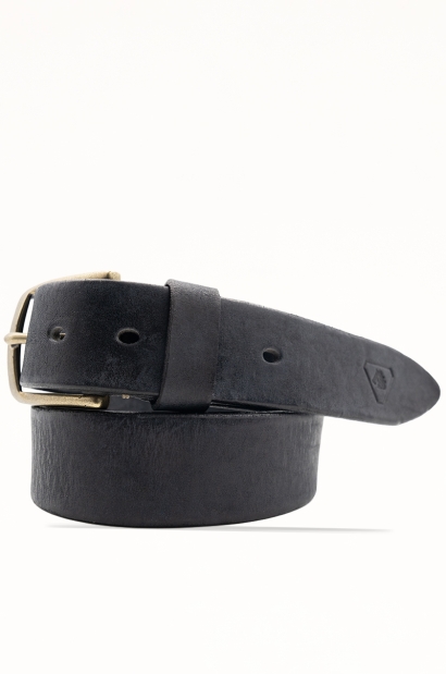 Cinturón de piel negro...