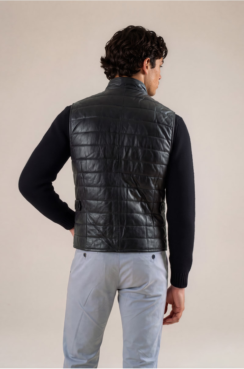 Chaleco de piel acolchado negro Old Rowley, vista de espalda y detalle del acolchado