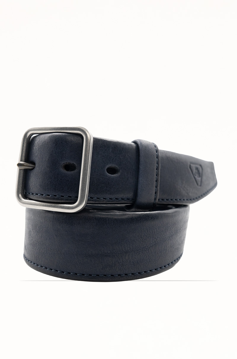 Cinturón de piel vacuna azul marino con pespuntes Old Rowley — cinturón enrollado y hebilla plateada