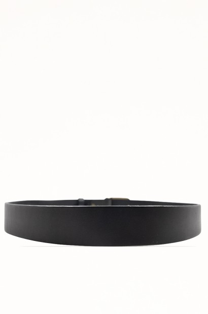 Cinturón piel negro con hebilla dorada tipo placa Old Rowley - vista trasera circular