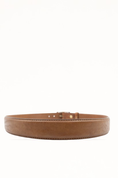 Cinturón de piel vacuna con pespuntes Old Rowley - vista trasera circular