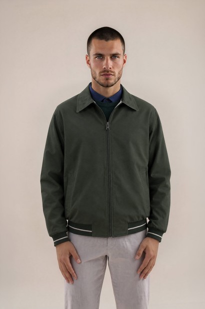 Cazadora acolchada azul marino con cuello alto y bolsillos cargo — Old Rowley